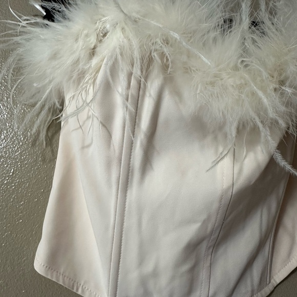 Le Lis Cream Feather Trim Corset Crop Top - Picture 2 of 5